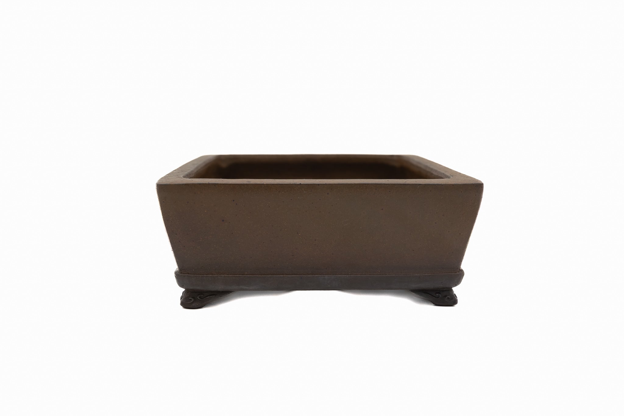 Maceta rectangular grande para bonsái – Esmaltada, firmada con clavos, patas en forma de nube, borde plano invertido. Maceta rectangular grande para bonsái – Esmaltada, firmada con clavos, patas en forma de nube, borde plano invertido.